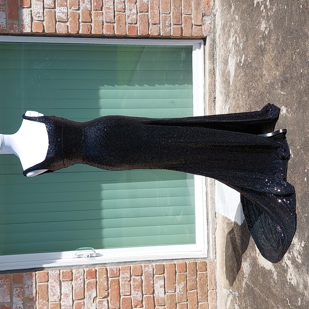 Sherri Hill Black Sequin Split Front Gown Sz 2